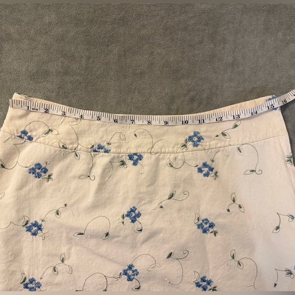 Vintage Floral Embroidered White Linen Blend Skirt, EUC, Homemade/Home-sewn - Picture 7 of 9